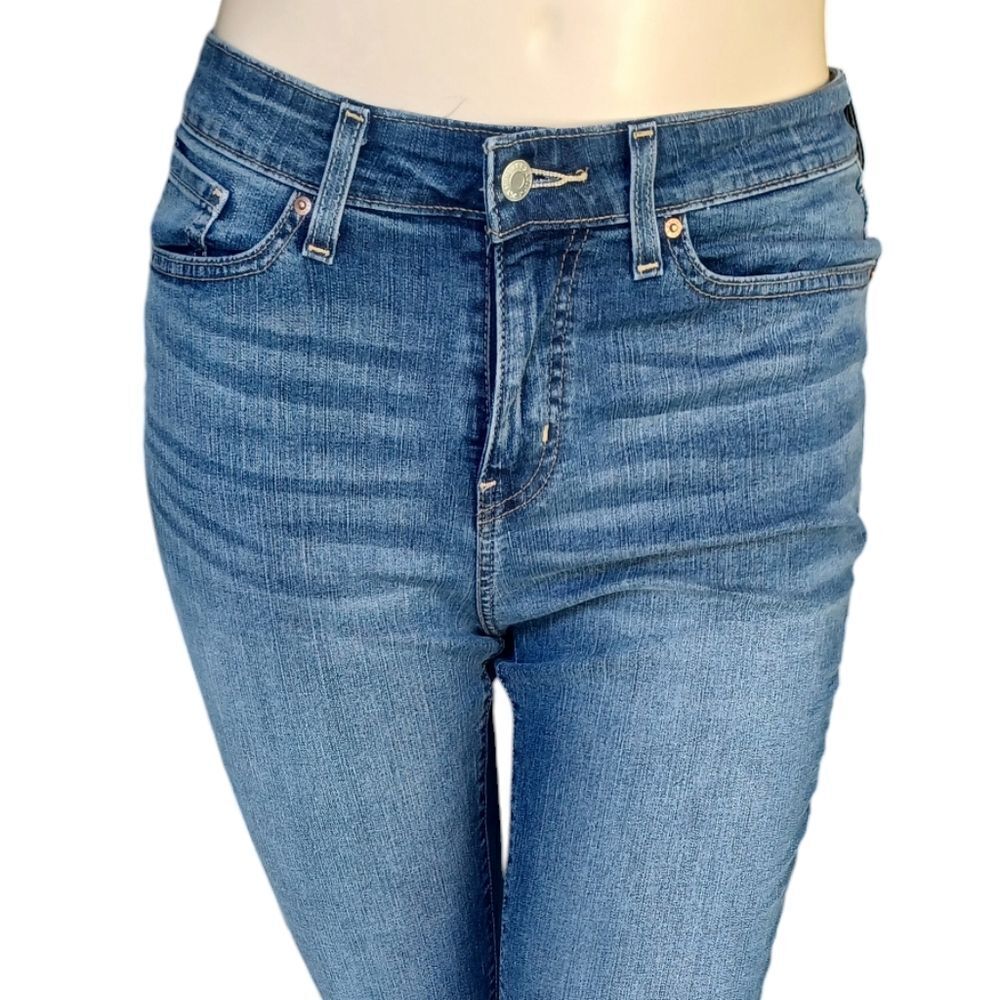 5031....Signature Levi Strauss Mid-Rise Boyfriend Jeans Size 10/30 10"Rise